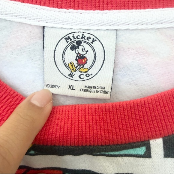 Disney Mickey And Friends Comic Book Style Sweatshirt Mens Size XL EUC - Picture 2 of 8